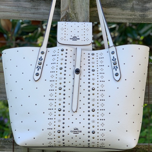 Coach Handbags - Coach Chalk White Rivet Bandit Market Tote Wallet